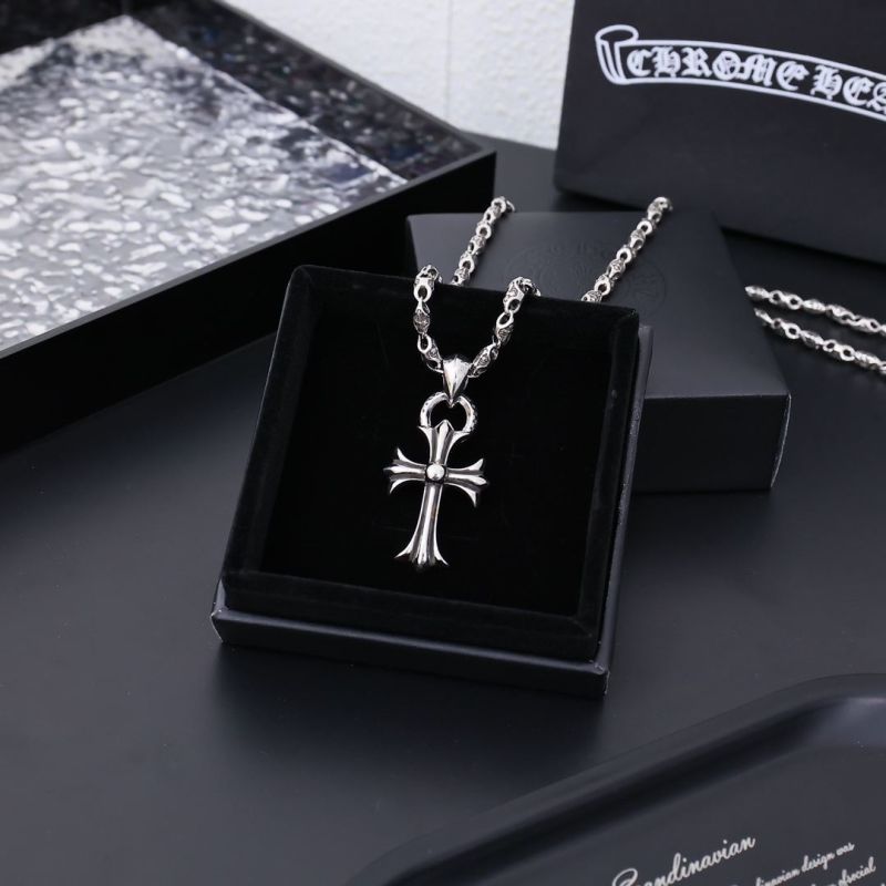 Ch**me He**ts necklaces